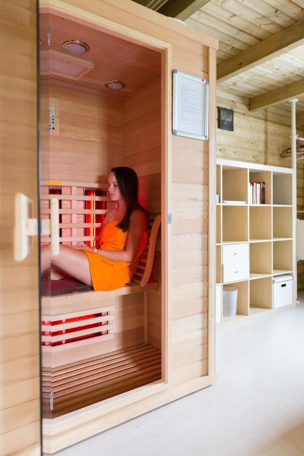 6 Persoons Vakantiehuis Met Sauna, Dichtbij Zee Sint Annaland Exteriör bild
